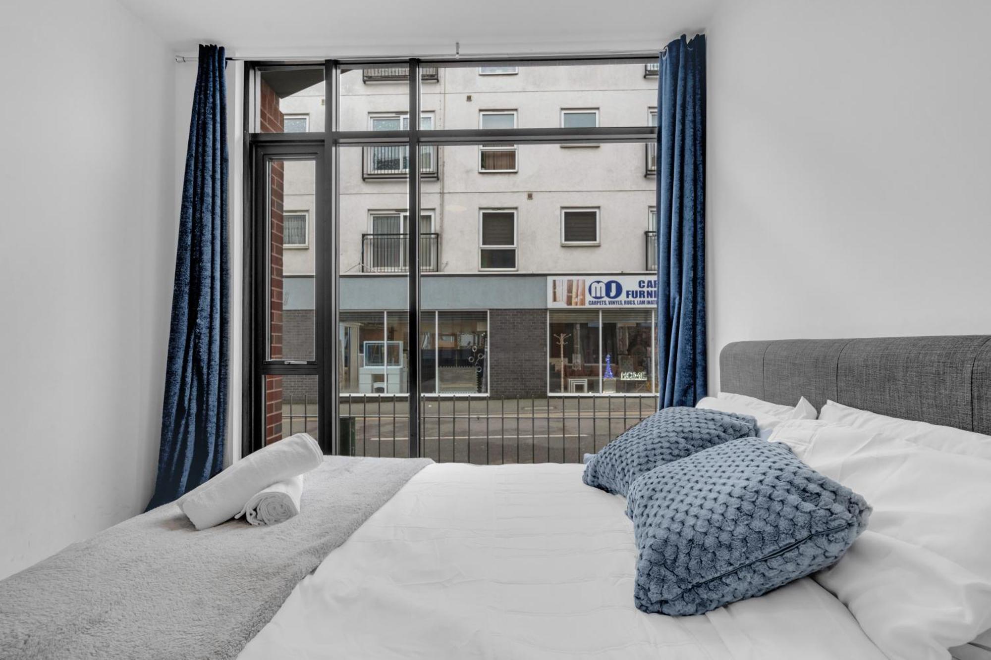 New Modern Near Heathrow Airport Yiewsley