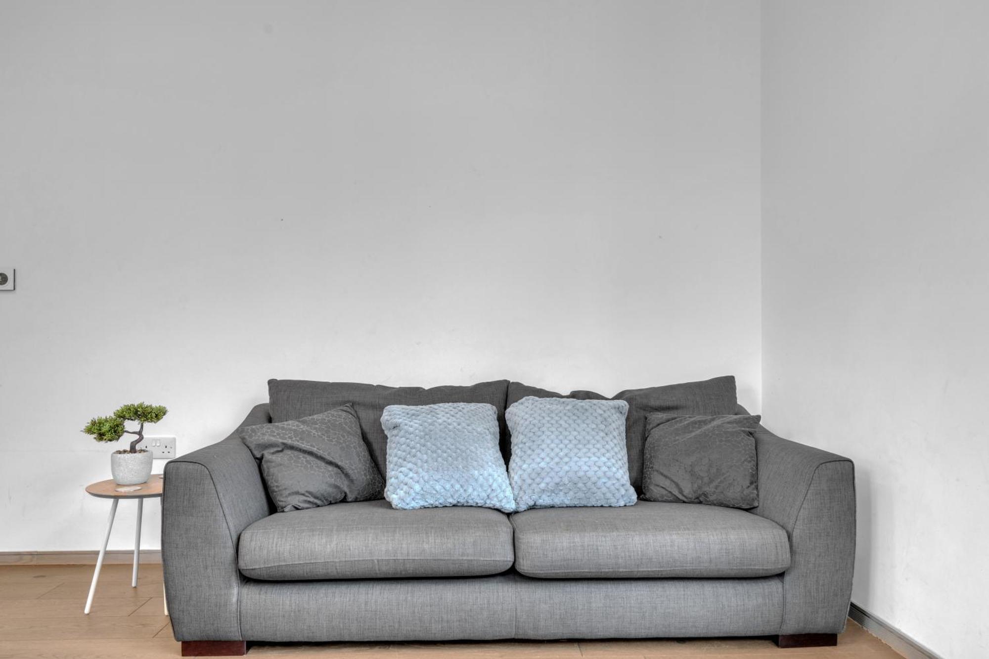 New Modern Near Heathrow Airport