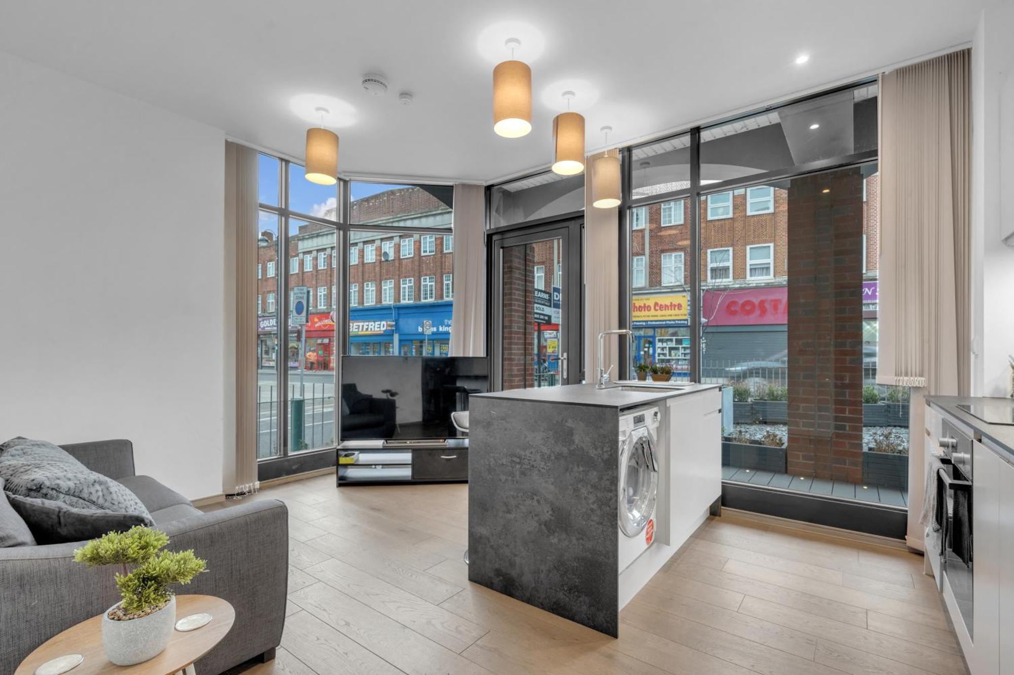 Apartment New Modern Near Heathrow Airport