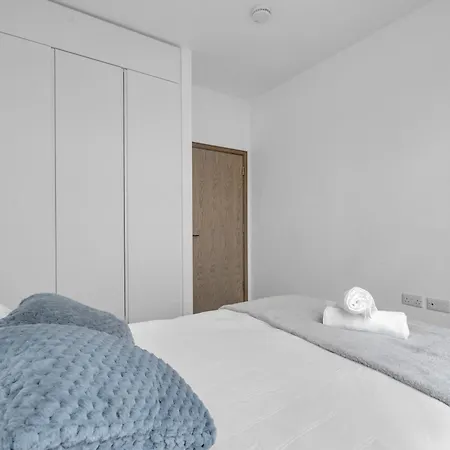 New Modern Apartment Near Heathrow Airport Yiewsley Exterior photo